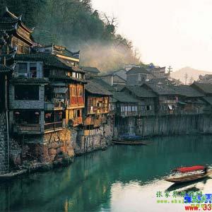 【長沙往返路線1】張家界、鳳凰古城、天子山、黃龍洞三晚四日游